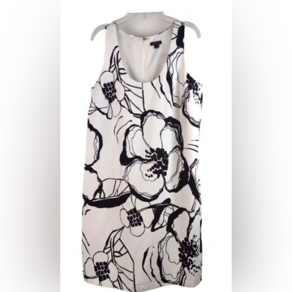 Like new Ann Taylor Black & White Floral Abstract Sleeveless Dress